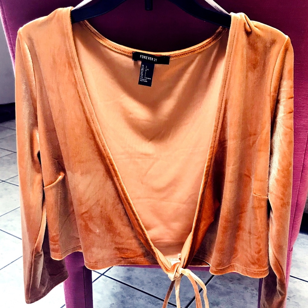 Forever 21 Long Sleeve Crop Top Size L